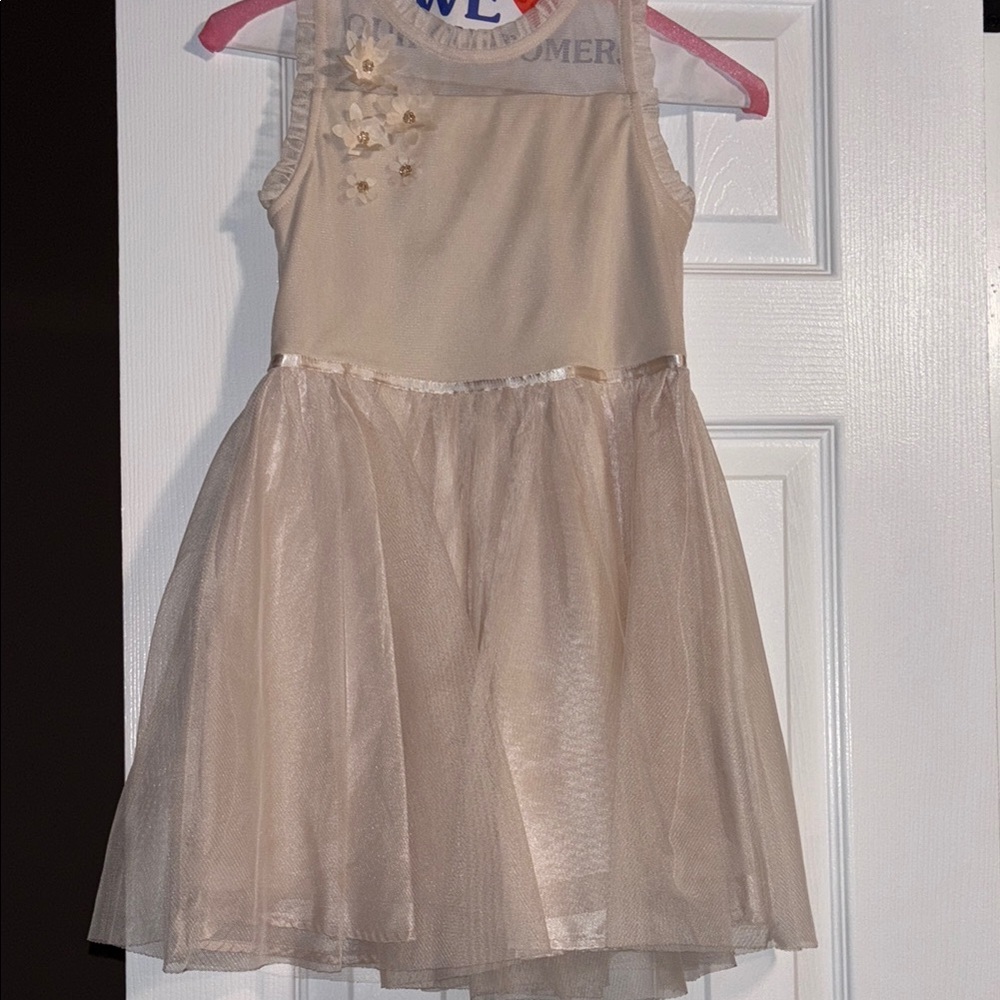Elegant Cream Sleeveless Dress